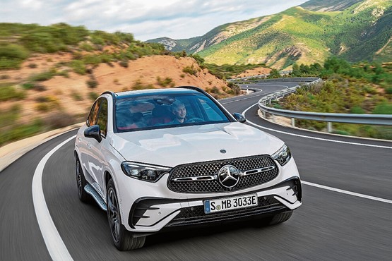 Der Mercedes-Benz GLC 400 e schafft über 100 Kilometer rein elektrisch und fährt damit im Alltag emissionsfrei.Bild: zVg