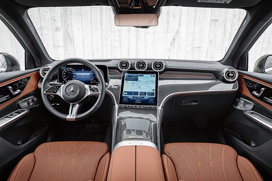 Der Mercedes-Benz GLC 400 e schafft über 100 Kilometer rein elektrisch und fährt damit im Alltag emissionsfrei.Bild: zVg