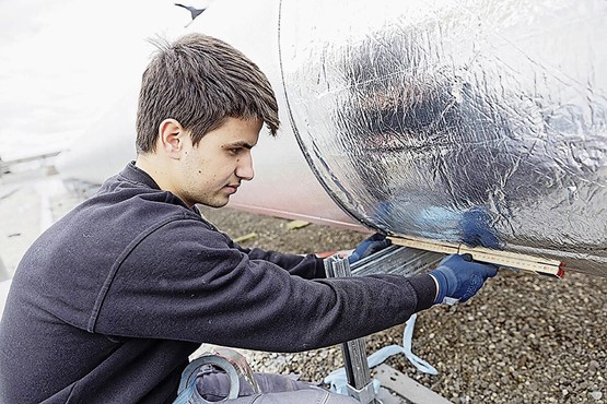 Un métier d’avenir dans les cleantechs: ferblantier-isoleur.Photo: dr