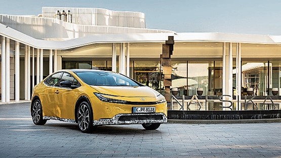 Dank der veränderten Proportionen ist der neue Toyota Prius ein echter Hingucker.Bild: zVg