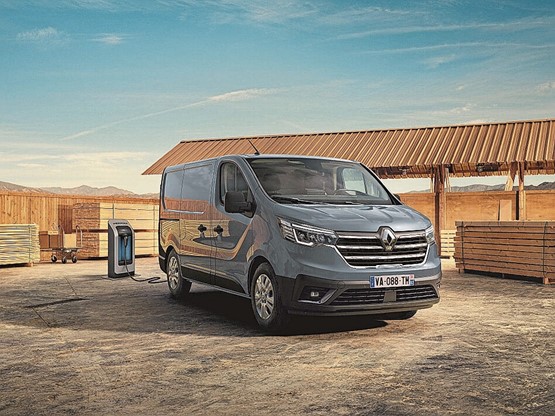 Renault baut sein Angebot an rein elektrischen Nutzfahrzeugen mit dem Trafic E-Tech weiter aus.