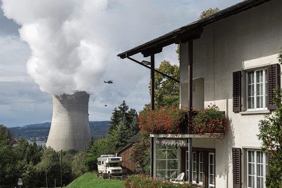 Mit Kernkraft – hier das KKW Leibstadt – wären die Zielsetzungen des Gegenvorschlags der Gletscherinitiative erreichbar. Ohne wohl kaum. Bild: Keystone