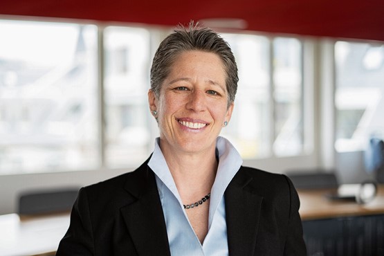«Seules les entreprises agiles s’adapteront aux circonstances changeantes et resteront compétitives à l’échelle internationale», déclare Brigitte Brüngger, responsable Grands comptes, PME et acquisitions à la SERV.