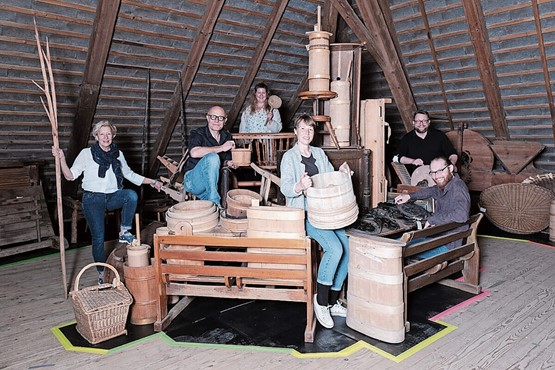 Das Projekt wird von der Stiftung für Kunst, Kultur und Geschichte I SKKG unterstützt: Elisabeth Zäch, Martin Lehmann, Carmen Simon, Christine Bucher, Simon Schweizer, Stephan Rüegsegger, es fehlen: Samuel Burri und Sven Graber (v.l.). Bild: Andreas Reber