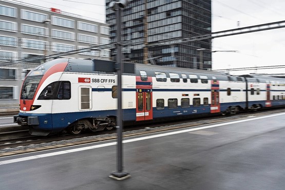 Die SBB ist mit elf Milliarden Franken verschuldet und der Bund gewährt ihr Darlehen, die laufend erneuert werden.Bild: Keystone