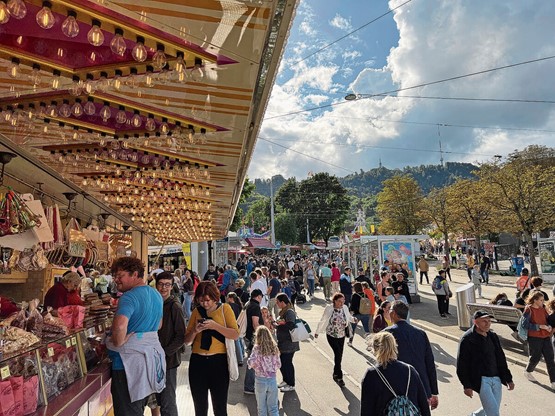 On va faire un tour aux «carrous»? Marchés et fêtes foraines reprennent du poil de la bête. 	Photo: dr