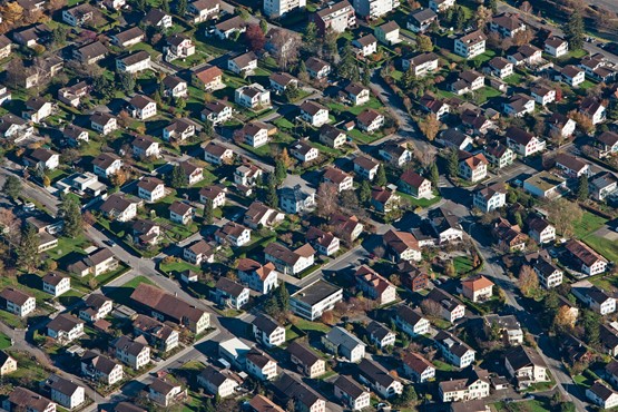 Hypotheken als Sicherheiten für den Notfall: Je rascher die neuen Instrumente greifen, desto sicherer sind die Banken – und damit auch deren Kreditstrukturen. Bild: Keystone