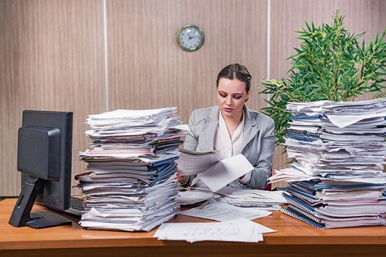 Die Berichterstattungspflichten sind ein Regulierungsmonster und fressen in den KMU immer mehr Zeit und Geld. Bild: 123RF