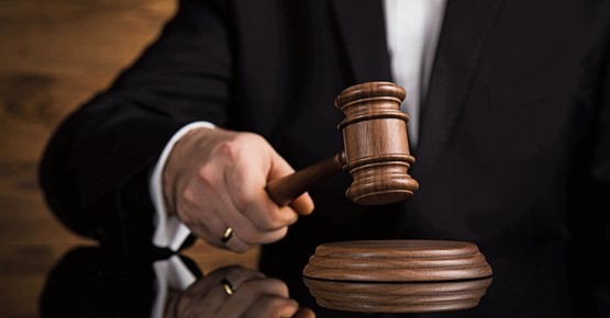 Kommerziell ausgerichtete Anwaltskanzleien und Organisationen werden sich zur Prozessfinanzierung auf die Einreichung von Klagen spezialisieren und den Unternehmen erheblichen Schaden zufügen. Bild: 123RF