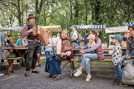 Ein Abstecher ins Ballenberg-Tessin lohnt sich am Wochenende vom 18./19. Oktober 2025 ganz besonders: Dann findet die «Castagnata» statt, ein Fest rund um die Kastanie. Bild: Ballenberg