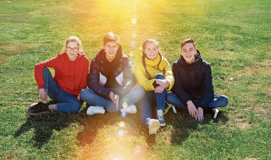 Les jeunes qui souhaitent s’engager dans des activités extrascolaires ou extraprofessionnelles doivent être soutenus. Pour l’octroi de congés supplémentaires aux apprentis, il faut un accord de l’entreprise. Photo: 123RF