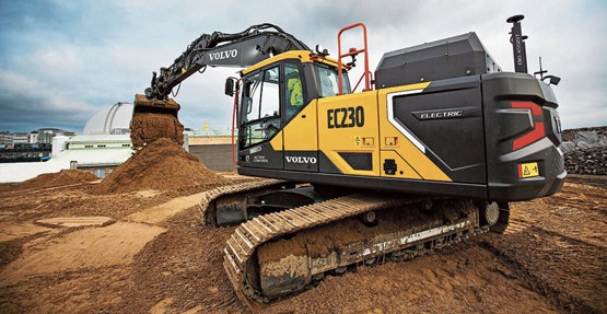 Weniger Lärm und keine Abgase: Elektrisch betriebene Baumaschinen wie dieser Bagger von Volvo machen’s möglich. Bild: zVg