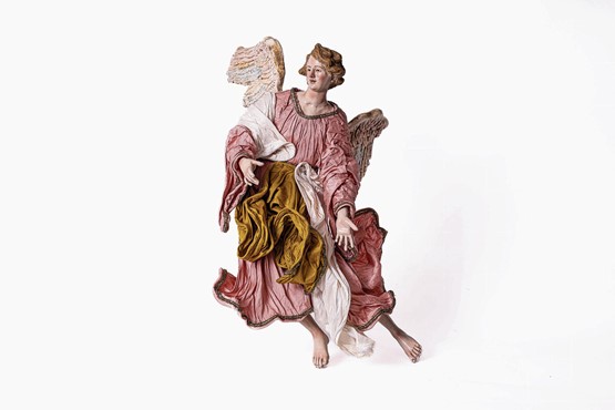 Die himmlischen Boten laden in die Spielzeug Welten in Basel ein: Hier ein Engel neapolitanische Krippe, Nachbildung 20. Jahrhundert. Bild: © SWMB, Matthias Willi