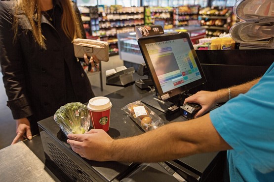 Rund 14 000 Angestellte kümmern sich in den rund 1300 Schweizer Tankstellenshops um die Wünsche der Kundschaft. Bild: zVg