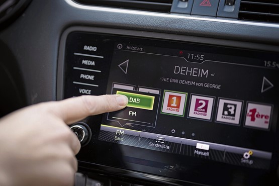 La SSR a appuyé trop tôt sur le mauvais bouton du passage au numérique. Les programmes continueront d’être diffusés en FM, comme les États l’ont décidé. Au détriment des auditeurs. Photo: Keystone