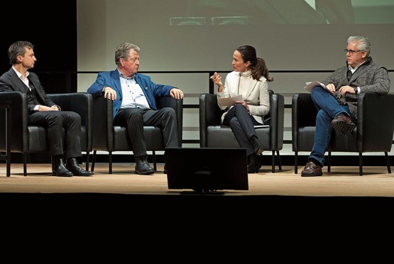 Reto Föllmi, Daniel Woker und Patrick Dümmler (von links) mit Moderatorin Nicole Frank.Bild: Iris Andermatt