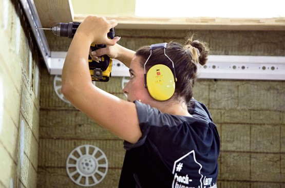 Mit dem eingesparten Geld könnten KMU zum Beispiel mehr Lernende ausbilden. Bild: Iris Andermatt