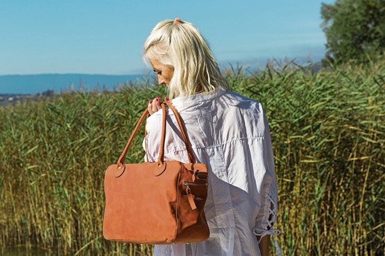 Nachhaltigkeit und Qualität: Fiona Losinger und ihr Team stellen langlebige Produkte aus pflanzlich gegerbtem Leder her.Bilder: zVg