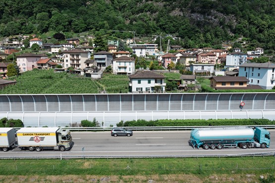 Der Umstieg auf alternative Antriebe erfolgt nicht von heute auf morgen. Er erfordert Zeit, erhebliche finanzielle Mittel und stabile Rahmenbedingungen. Bild: Keystone