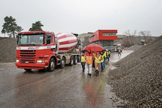 Ukrainerinnen und Ukrainer, die in der Schweiz Schutz gefunden haben, können eine Chance für Unternehmen sein. Bild: Keystone