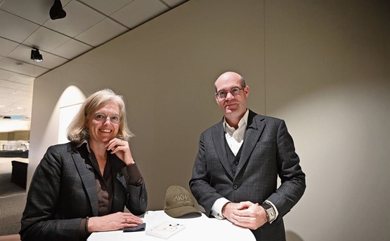 Sabine et David Hofmann. Choisir une pierre selon l’humeur, ses vêtements ou l’occasion. Photo: FOG