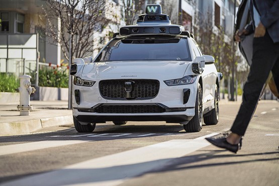 Autonomes Fahren ist seit Jahrzehnten ein Thema.