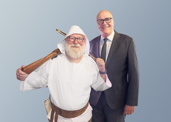 Bundesrat Martin Pfister mit Robert König als Wilhelm Tell.
