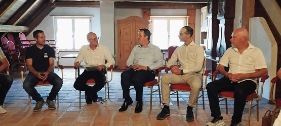 Pour Pierre-Yves Kohler (2e depuis la gauche), les participants à la table ronde de l’AFDT sur la diversification se sont montrés assez radicaux.Photos: dr