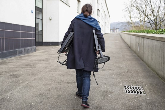Die Kosten dürfen nicht weiter auf die Gesellschaft abgewälzt werden. Vielmehr muss man schauen, dass die Menschen rasch an den Arbeitsplatz zurückkehren können. Bild: Keystone