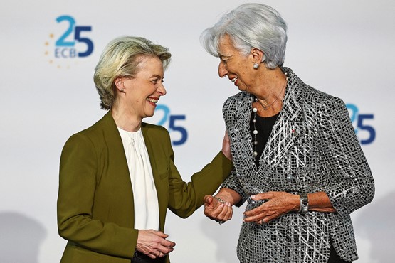 Christine Lagarde (à dr.), présidente de la Banque centrale européenne (BCE) avec Ursula von der Leyen (à g.), présidente de la Commission européenne. Pas de quoi se féliciter, selon Hans Kaufmann.Photo: Keystone