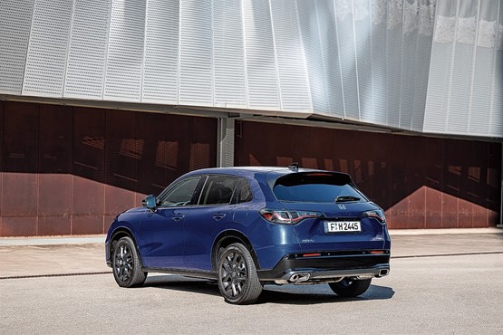 Der Honda ZR-V erinnert von vorne an Ford und von hinten an Maserati, wirkt insgesamt aber harmonisch.Bild: zVg
