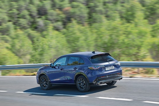 Der Honda ZR-V erinnert von vorne an Ford und von hinten an Maserati, wirkt insgesamt aber harmonisch.Bild: zVg