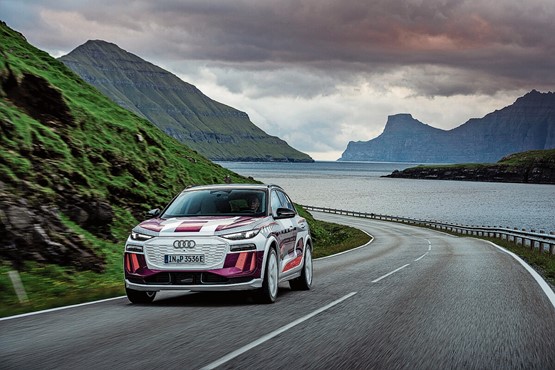 Mit dem Q6 e-tron (hier ein Prototyp) erweitert Audi sein Elektroangebot um einen luxuriösen SUV.