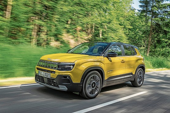 Das erste Elektromodell von Jeep, der Avenger, wurde zu Europas Auto des Jahres 2023 gewählt.