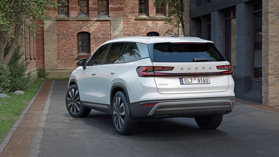 Äusserlich wurde der Skoda Kodiaq dezent modernisiert, innen bietet er mehr Platz und neue digitale Features.Bild: zVg