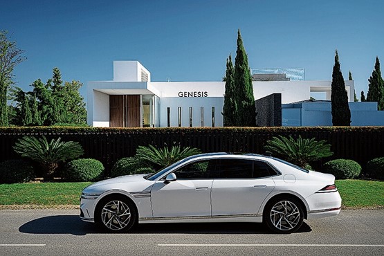 Mit seinem auffälligen Design wird der Genesis G90 aus dem Schweizer Strassenbild hervorstechen.Bild: zVg