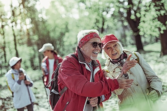 Die meisten Schweizer Rentenbezüger leben gut. Ihnen mehr Geld auf Kosten aller zukommen zu lassen, ist höchst unsozial.Bild: 123RF