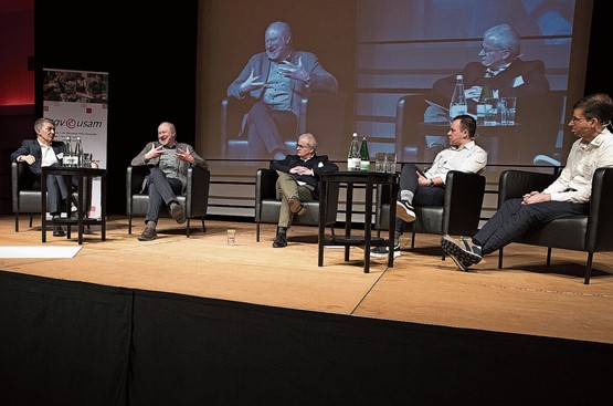 Sie diskutierten unter Leitung von Markus Somm (Mitte) den Umgang mit dem Fachkräftemangel (v.l.):Reto Zbinden, Thomas Iten, Dominic Staub und René Schmid.Bild: Iris Andermatt