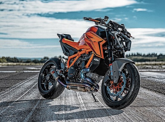 KTM Super Duke 1390 Super Duke R/Evo: gigantische 190 PS – ohne Verschalung.