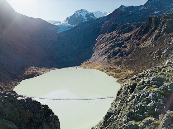 Die Schweiz braucht mehr Strom, zum Beispiel mithilfe der Wasserkraft. Hierfür sorgt der Mantelerlass Blick auf den Triftsee.Bild: Keystone