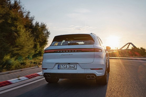 Der Porsche Cayenne Turbo e-Hybrid ist die neue Speerspitze im SUV-Portfolio der Schwaben.Bild: zVg