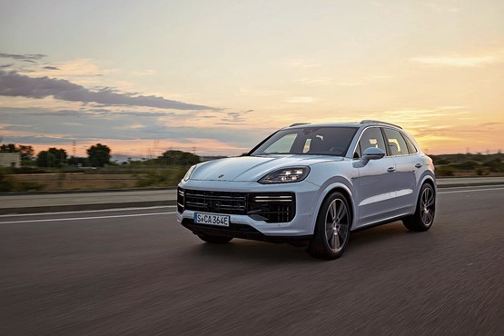 Der Porsche Cayenne Turbo e-Hybrid ist die neue Speerspitze im SUV-Portfolio der Schwaben.Bild: zVg