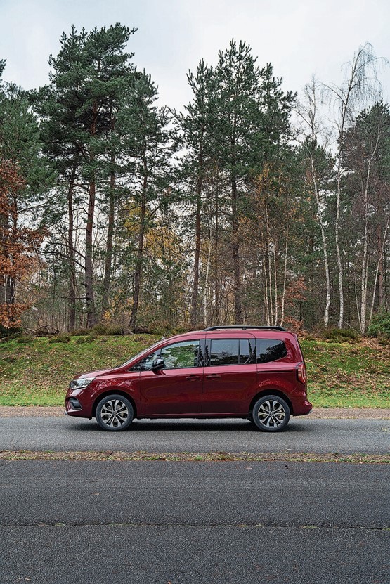 Wer oft kürzere Strecken fährt und viel transportieren will, sollte sich den Renault Kangoo E-Tech anschauen.Bild:  zVg