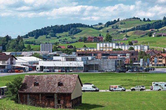Im vierten Quartal 2022 fanden sich im zweiten Sektor immer noch etwa über eine Million Stellen: Blick auf die Brauerei Locher in Appenzell.Bild: 123RF