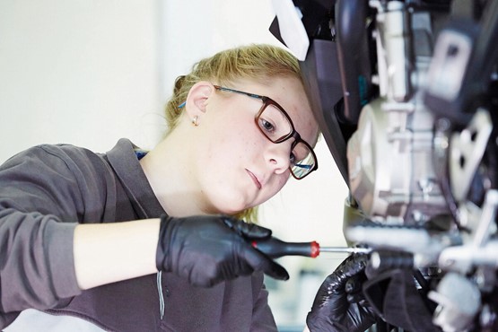 Zweirad-Berufe faszinieren: Mit der neuen, zweijährigen EBA-Ausbildung soll mehr Nachwuchs generiert werden.Bild: zVg