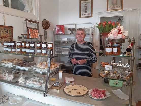 Seit bald 50 Jahren betreibt Bertram Beerli seine Confiserie in Zürich-Wipkingen.Bilder: hug