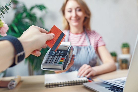 Depuis des années, les PME subissent des frais de commission élevés dans le cadre des paiements sans numéraire. Photo: 123RF