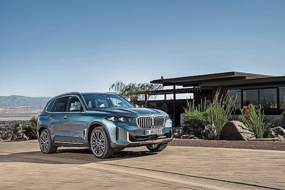 Der BMW X5 xDrive50e schafft fast 100 Kilometer rein elektrisch.Bild: zVg