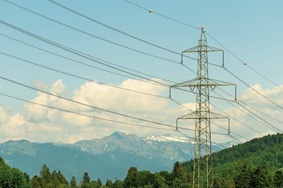 À partir de 2025, les pays de l’UE devront réserver au moins 70 % des capacités transfrontalières du réseau pour les autres membres de l’UE. Pour la Suisse, pays tiers, cela signifie une limitation juridique des capacités d’importation.Photo: 123RF