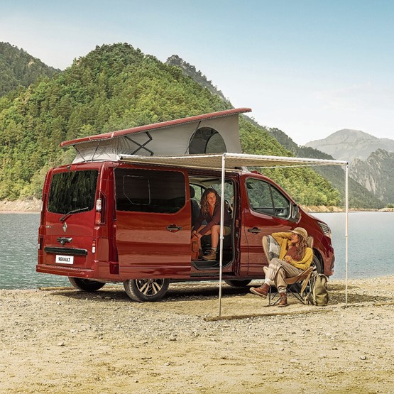 Der Renault Trafic SpaceNomad ist ein preisgünstiger, praktischer und gut ausgerüsteter Camper-Van.Bild: zVg